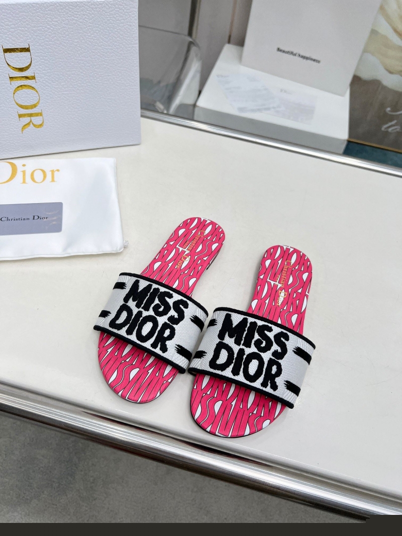 ch**an D*or slippers